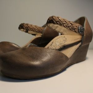 Aetrex Mia Adjustable Wedge